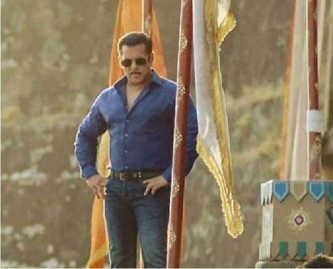 Salman Khan, Dabangg shoot photo leak